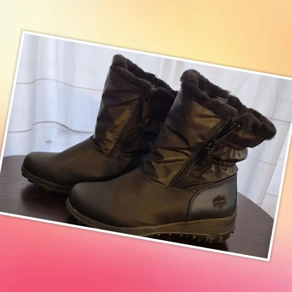 TOTES WINTER AND RAIN ZIP CLOSURE BOOTS Women's SZ 8W